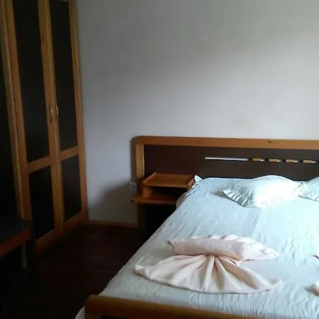 拉菲旅馆 招待所 多布里尼什特